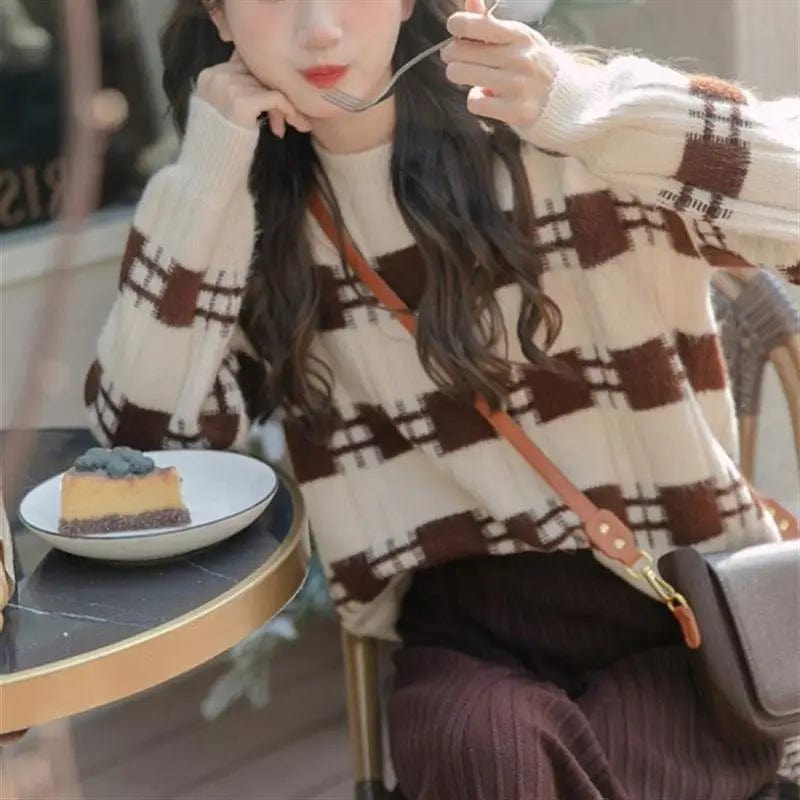 2024 spring hot selling stripe crew neck custom fit long fashion lady sweater