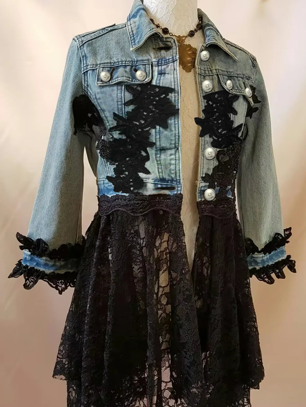 Fashionable Button Up Guipure Lace Patchwork Irregular Hem Denim Jacket Streetwear Long Sleeve Casual Veste Femme 2024