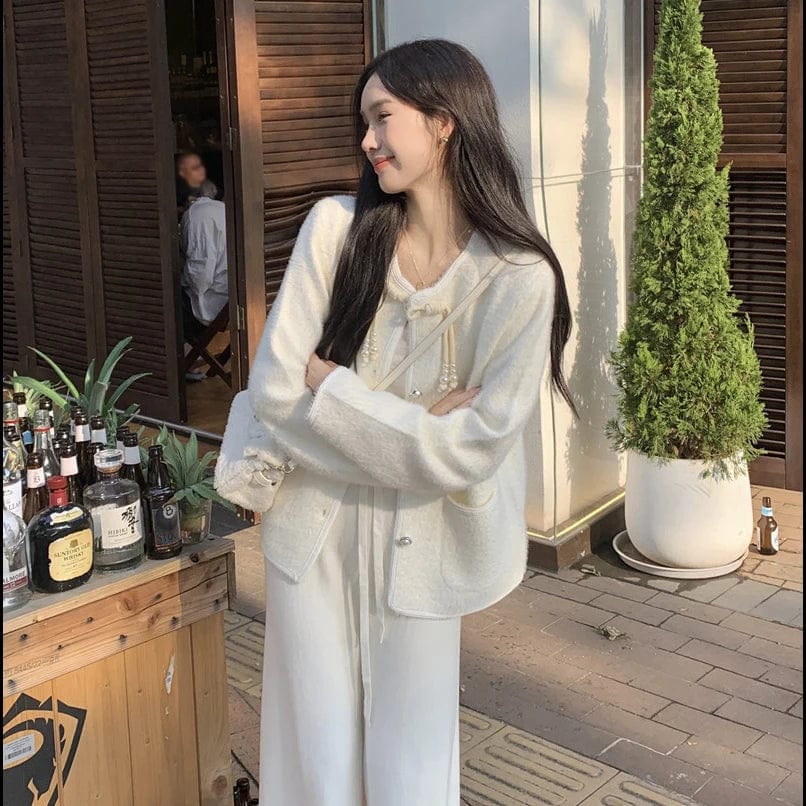 Free / White 2024 Spring new arrival long sleeve single breast fashionable women classic elegant chinese style sweater coat