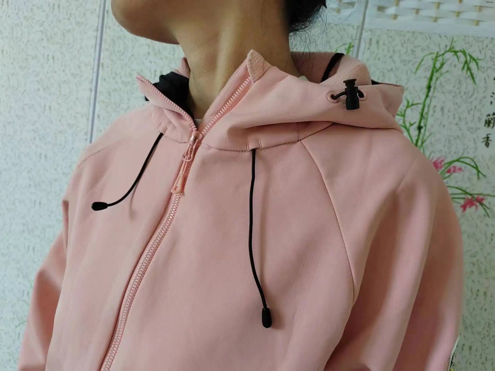 New hot sale softshell windbreaker jacket women outdoor waterproof cotton wadded jacket custom winter fleece coats for ladies