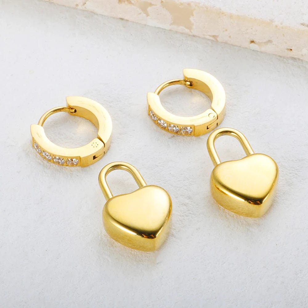 Non Tarnish Hypoallergenic Waterproof Jewelry Customized Logo 18K Gold Plated Stainless Steel Women Huggie Heart Hoop Earring