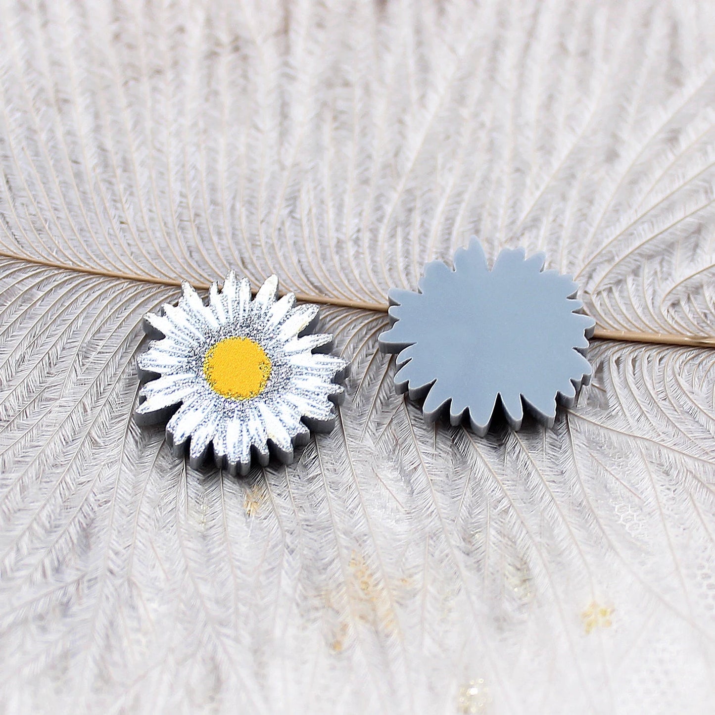 (Set of 10) PRS045AC1853 Cute Daisy Findings Laser Cut Acrylic Jewelry Making Handmade DIY accessories - SN Wigs & More