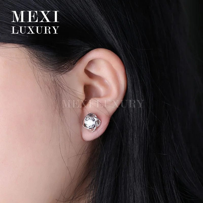 White flower shape 18k white gold moissanite diamond stud earring