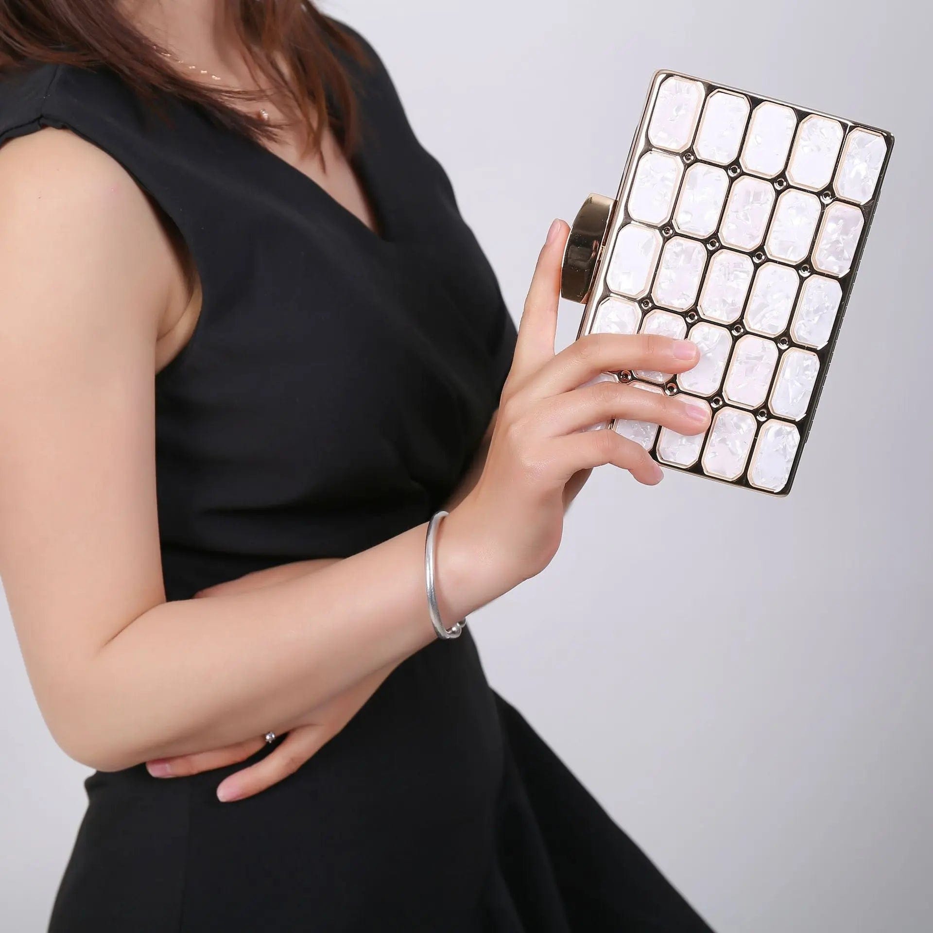 11*2.5*17cm / White New One Shoulder Dinner Bag European And American Style Metal Chain Acrylic Square Clutch Evening Bag For Women