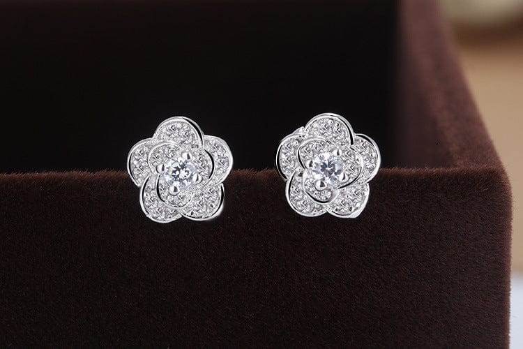 Copper White gold plated Retro Camellia Earrings Delicate Micro Inlaid Zircon Ear Studs for Women Temperament Party Accessories Fashion Jewelry