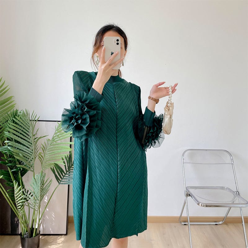 Free / green OUDINA Wholesale Women's Dresses 2023 V-neck Bat Sleeve Printed Casual Elegant Dress Long Pleated Maxi Dress