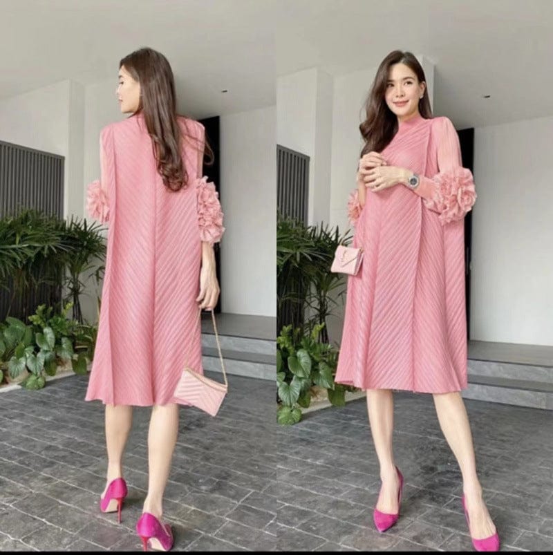 Free / Pink OUDINA Wholesale Women's Dresses 2023 V-neck Bat Sleeve Printed Casual Elegant Dress Long Pleated Maxi Dress