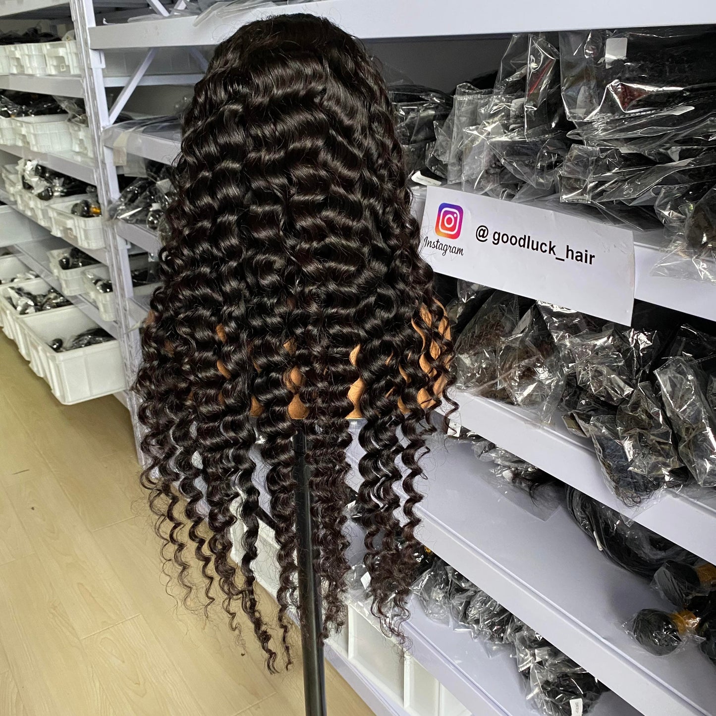 Goodluck wholesale wigs 100human bulk yaki natural kinky straight lace wig hat human donor hair wig beauty vendors free sample