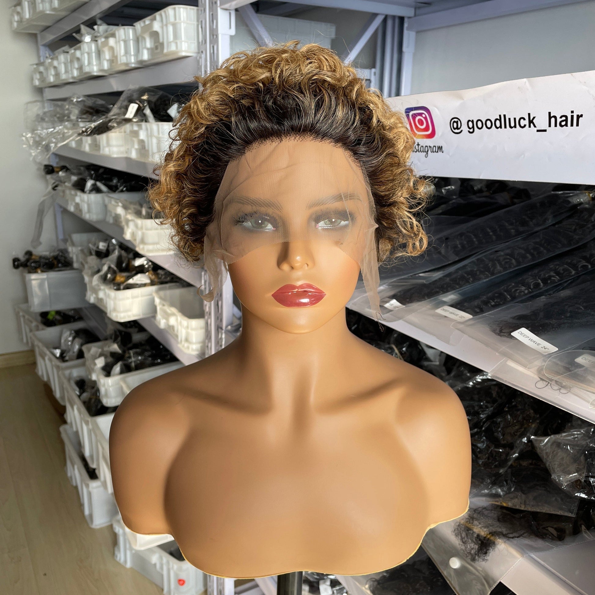 pixie cut / 1b/27 Goodluck factory wholesaleIndian 100% Remy Raw Hair Short Pixie Curly Human Hair Wig Bob Wigs 8 Inch Full machine made pixie wig