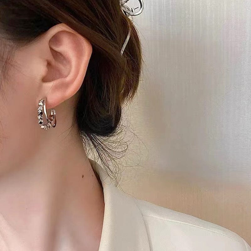 s925 silver post / silver Korean metal style broken silver ear ring niche silver needle earrings 2022 new earrings high-end elegant women's earrings