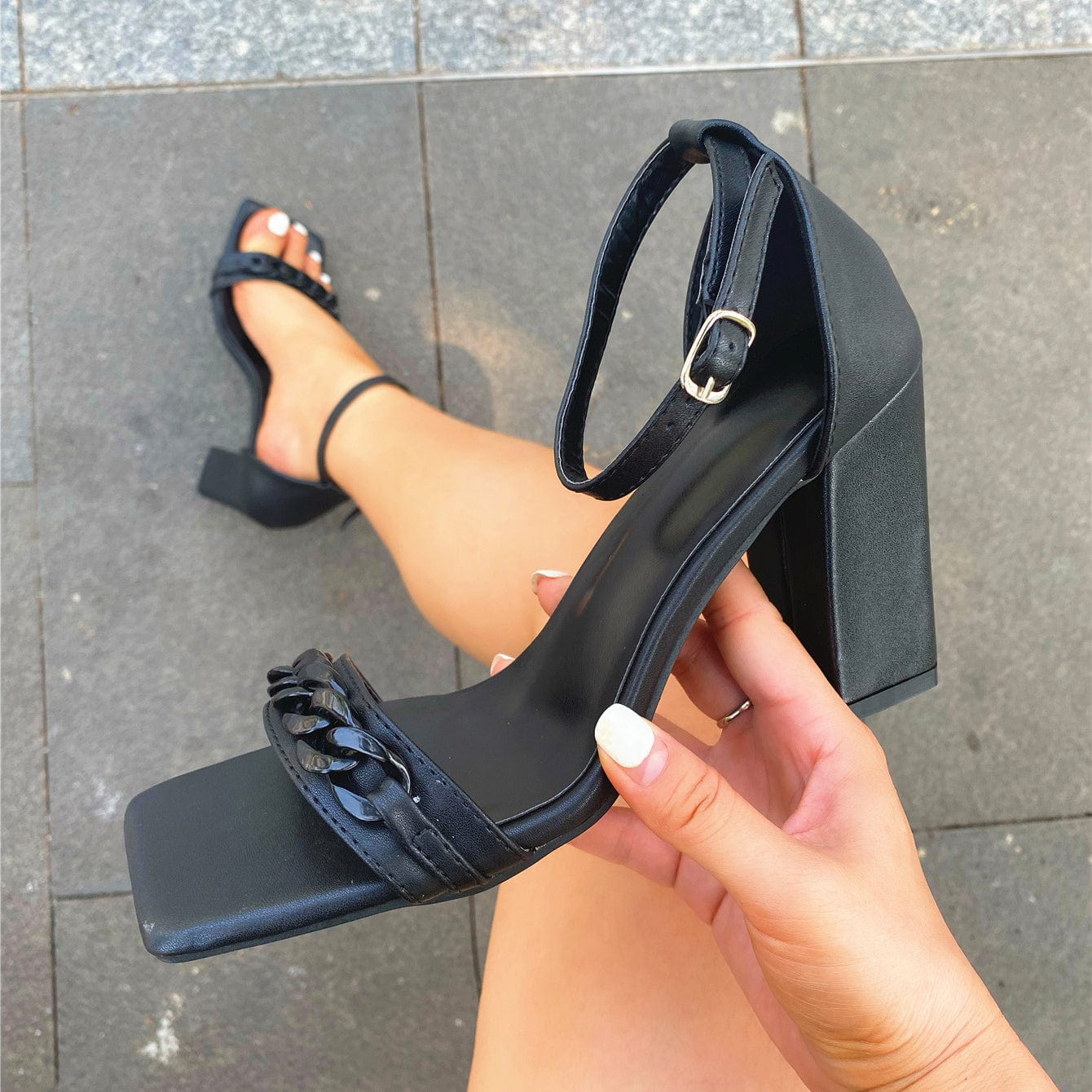 Shallow mouth strap Roman style thick heel new style high heel temperament female sandal black female high heel sandal